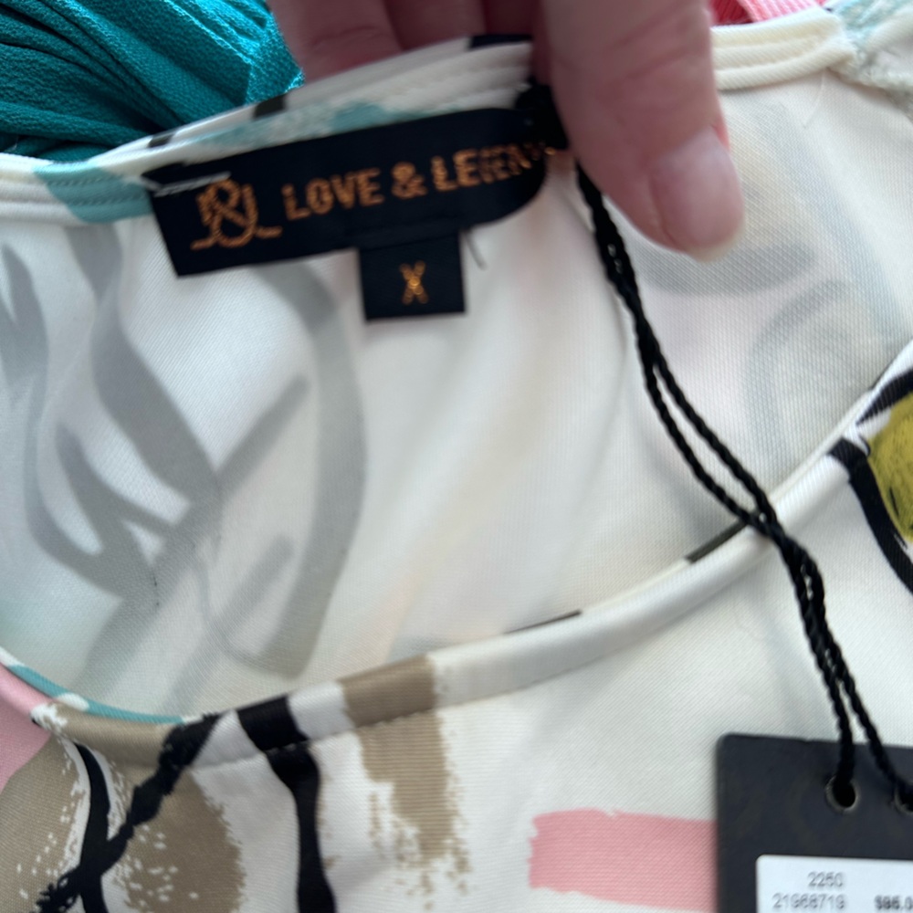 Love & Legend Multicolored pattern body on dress, capped sleeve - Picture 2 of 2